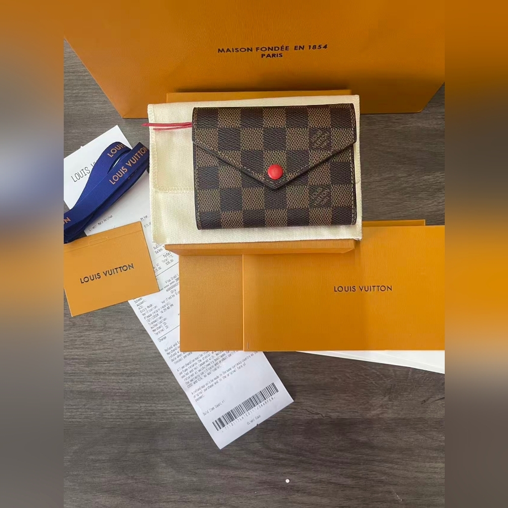 Louis Vuitton Victorine Wallet - Picture 3 of 11